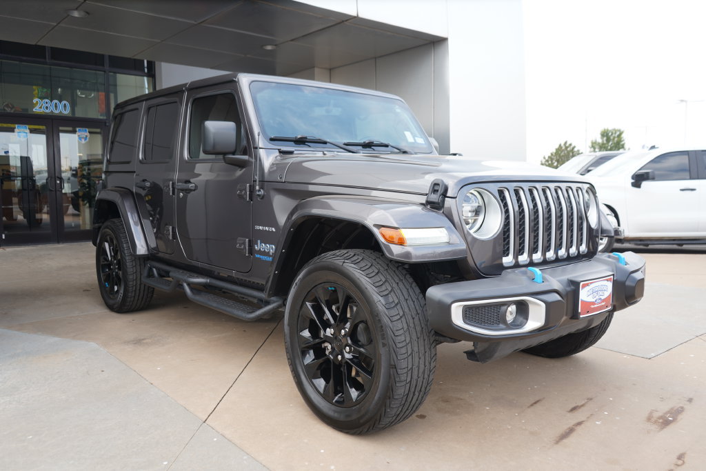 Used 2022 Jeep Wrangler Unlimited Sahara AWD/4WD image 3