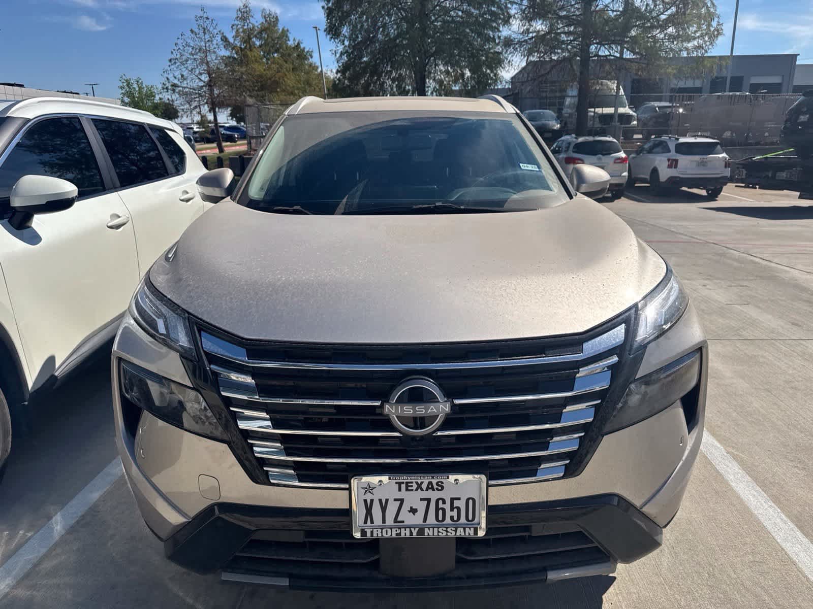 Used 2026 Nissan Rogue Platinum AWD/4WD image 2