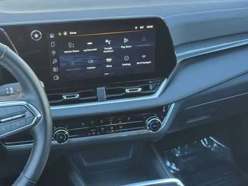 Used 2025 Chevrolet Equinox LT image 21