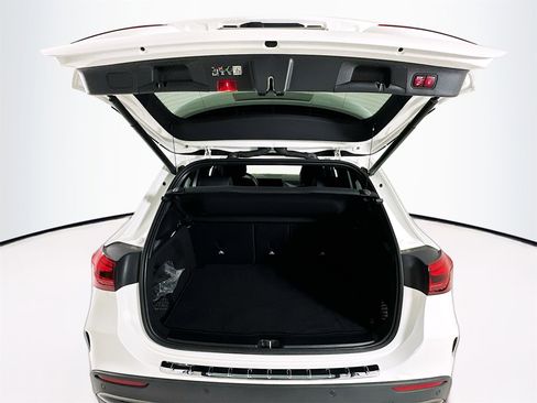 Certified 2025 Mercedes-Benz GLA 250 image 27