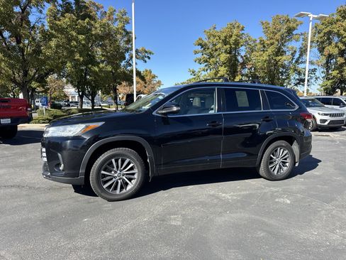 Used 2018 Toyota Highlander XLE image 5