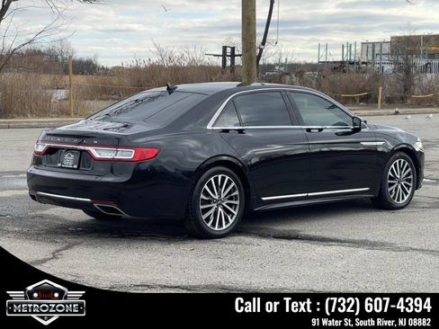 Used 2019 Lincoln Continental Select w/ Continental Climate Package image 7