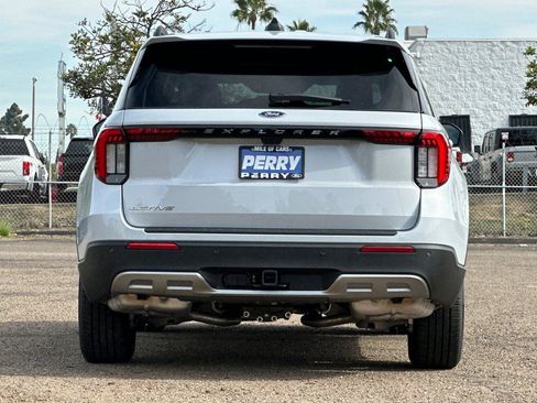 New 2026 Ford Explorer Active w/ Active Comfort Package image 5