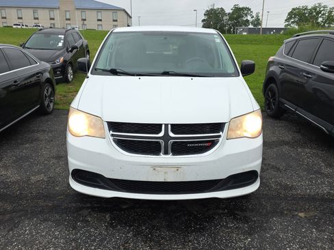 Used 2014 Dodge Grand Caravan SE w/ Quick Order Package 29E SE FWD image 2