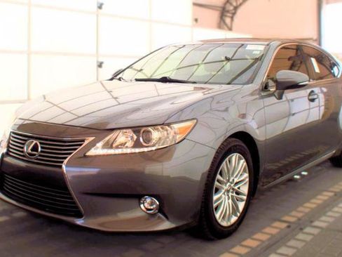 Used 2015 Lexus ES 350 w/ Luxury Package FWD image 6