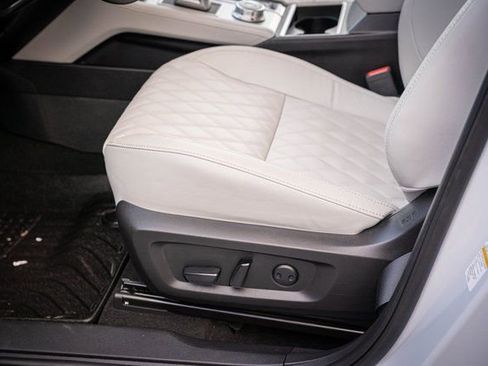 Used 2023 Mitsubishi Outlander SEL image 14