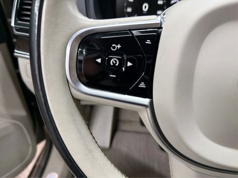 Used 2016 Volvo XC90 T6 Momentum w/ Momentum Plus Package image 27