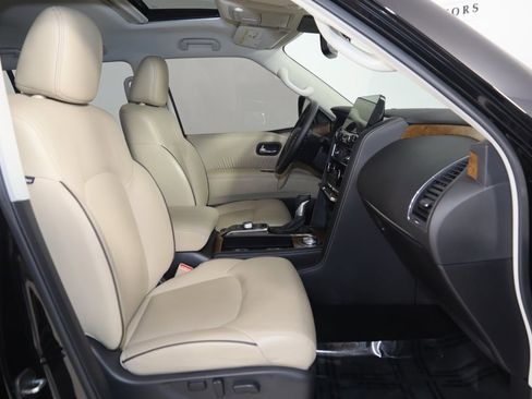 Used 2024 Nissan Armada SL w/ Captain's Chairs Package image 13