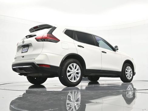 Used 2020 Nissan Rogue S FWD image 40