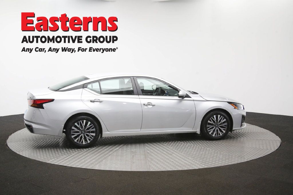 Used 2023 Nissan Altima 2.5 SV FWD image 46