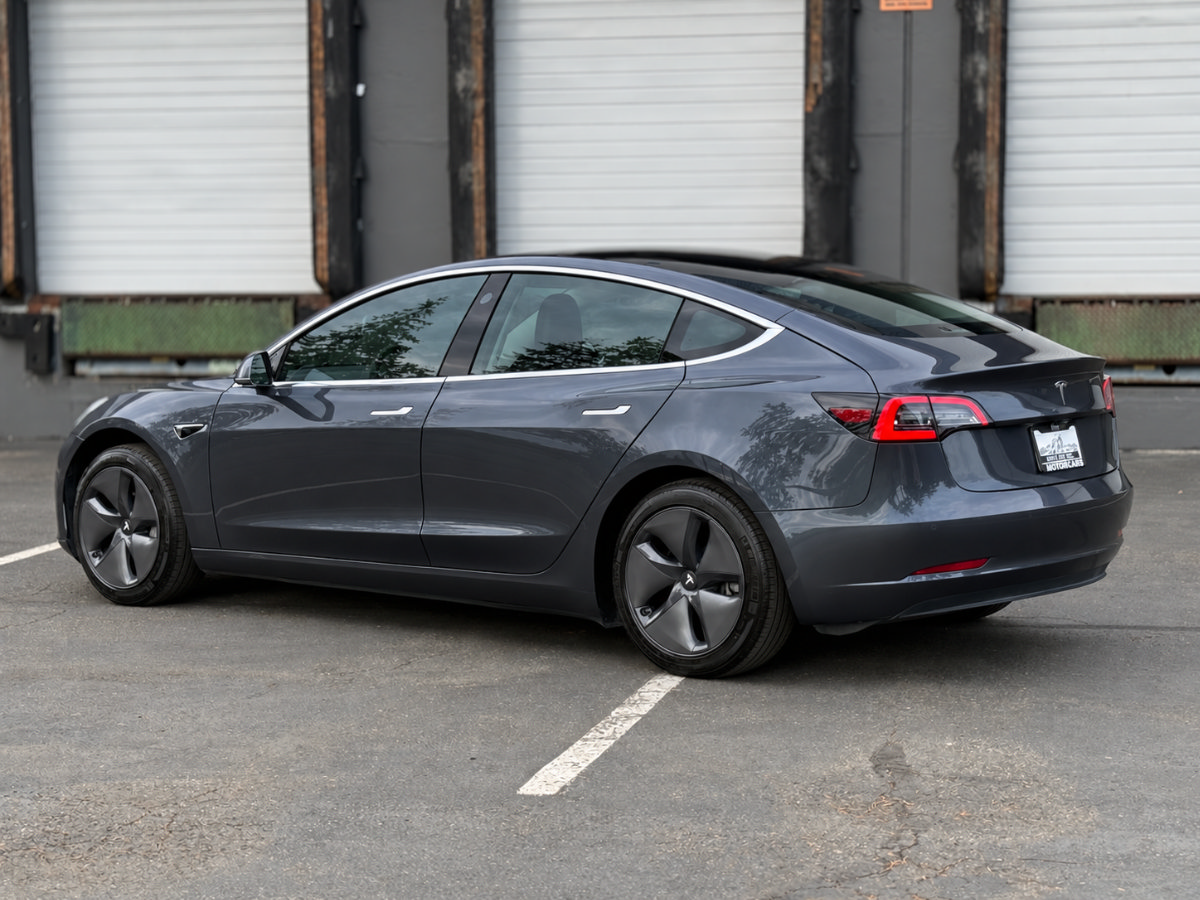 Used 2019 Tesla Model 3 Standard Range Plus RWD image 5