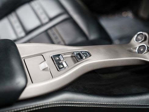 Used 2014 Ferrari California image 24