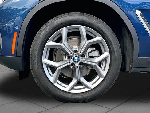 Used 2025 BMW X4 xDrive30i AWD/4WD image 11