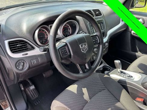 Used 2019 Dodge Journey SE FWD image 8