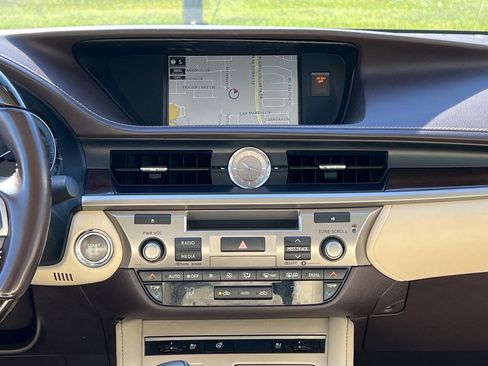 Used 2017 Lexus ES 350 image 19