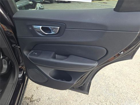 Used 2019 Volvo XC60 T8 Inscription AWD/4WD image 9