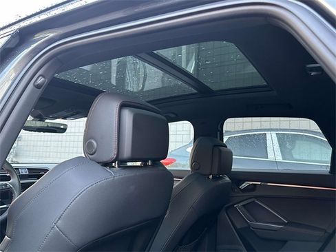 Certified 2025 Audi Q3 2.0T Premium Plus w/ Premium Plus Package image 19