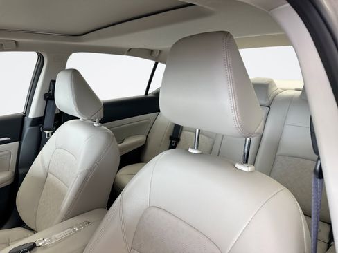 Used 2023 Nissan Altima 2.5 SL image 11