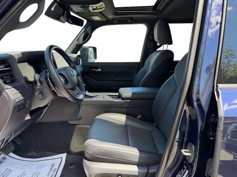 Used 2025 Lexus GX 550 w/ Accessory Package (31) AWD/4WD image 29