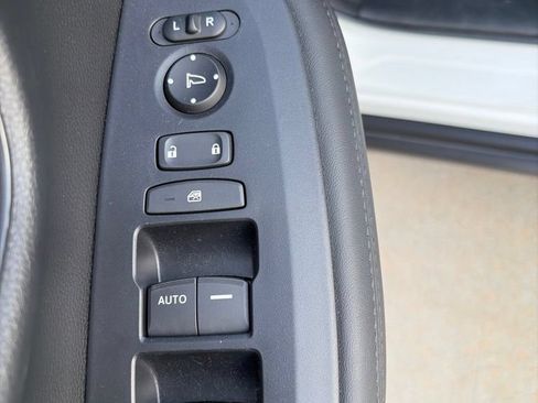 Used 2024 Honda HR-V LX image 13