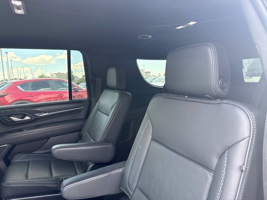 Used 2024 GMC Yukon XL Denali w/ Advanced Technology Package AWD/4WD image 11
