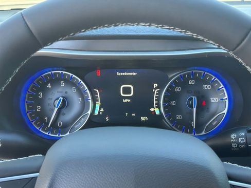 New 2026 Chrysler Pacifica Select image 21