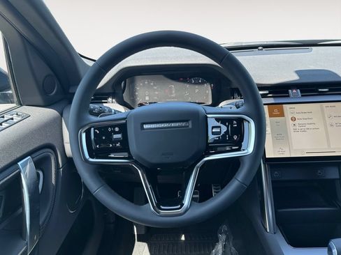 New 2026 Land Rover Discovery Sport Landmark AWD/4WD image 12