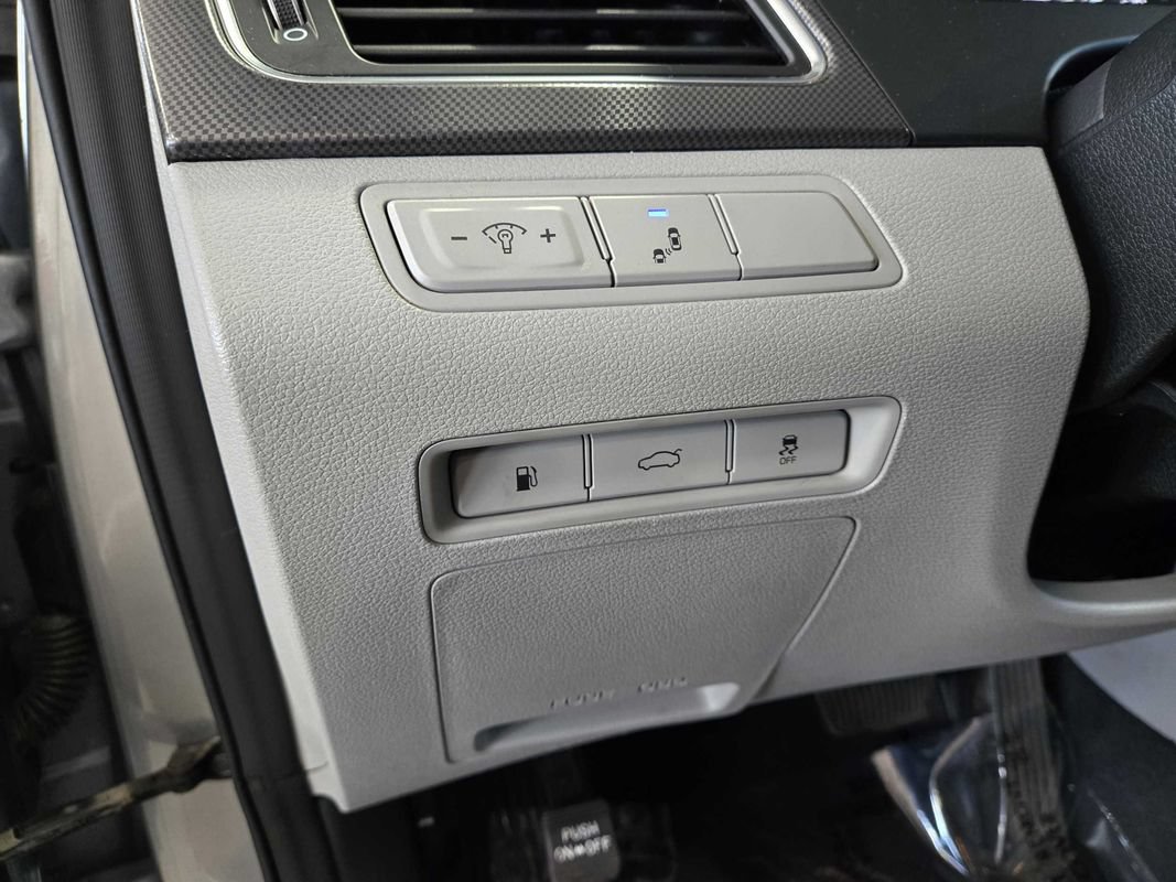 Used 2015 Hyundai Sonata Sport w/ Option Group 03 FWD image 13