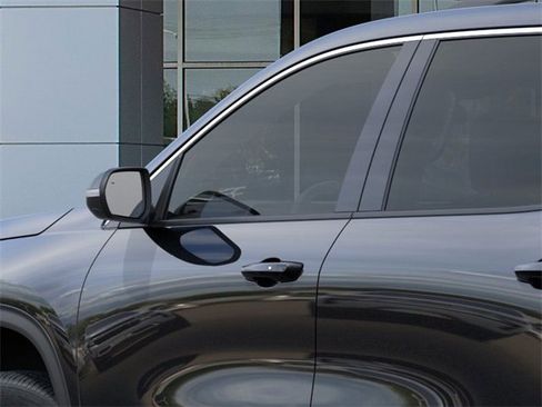 New 2026 Chevrolet Traverse LT image 12