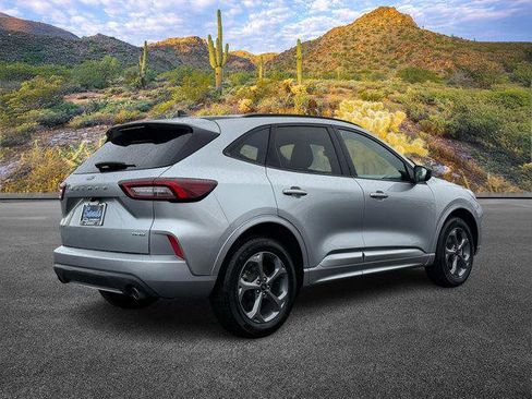 Used 2023 Ford Escape ST-Line image 4