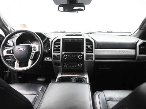 Used 2019 Ford F250 Lariat w/ Lariat Ultimate Package AWD/4WD image 16