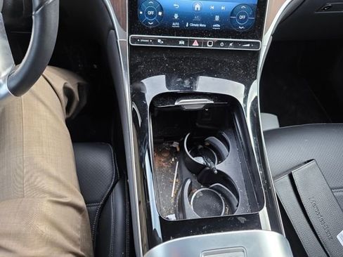 Used 2023 Mercedes-Benz GLC 300 4MATIC image 9