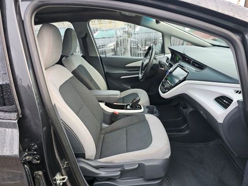 Used 2017 Chevrolet Bolt LT image 11