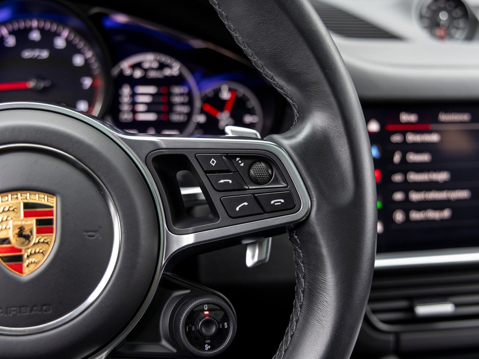 Certified 2023 Porsche Cayenne GTS AWD/4WD image 38
