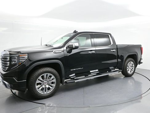 Used 2025 GMC Sierra 1500 Denali AWD/4WD image 3