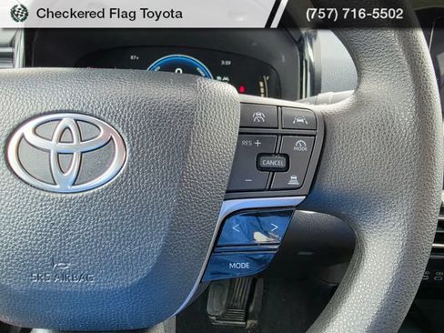 Used 2025 Toyota Camry LE FWD image 14
