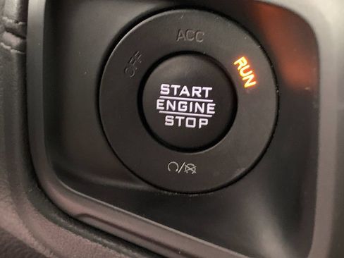 Used 2024 Jeep Wrangler Unlimited Sahara AWD/4WD image 17