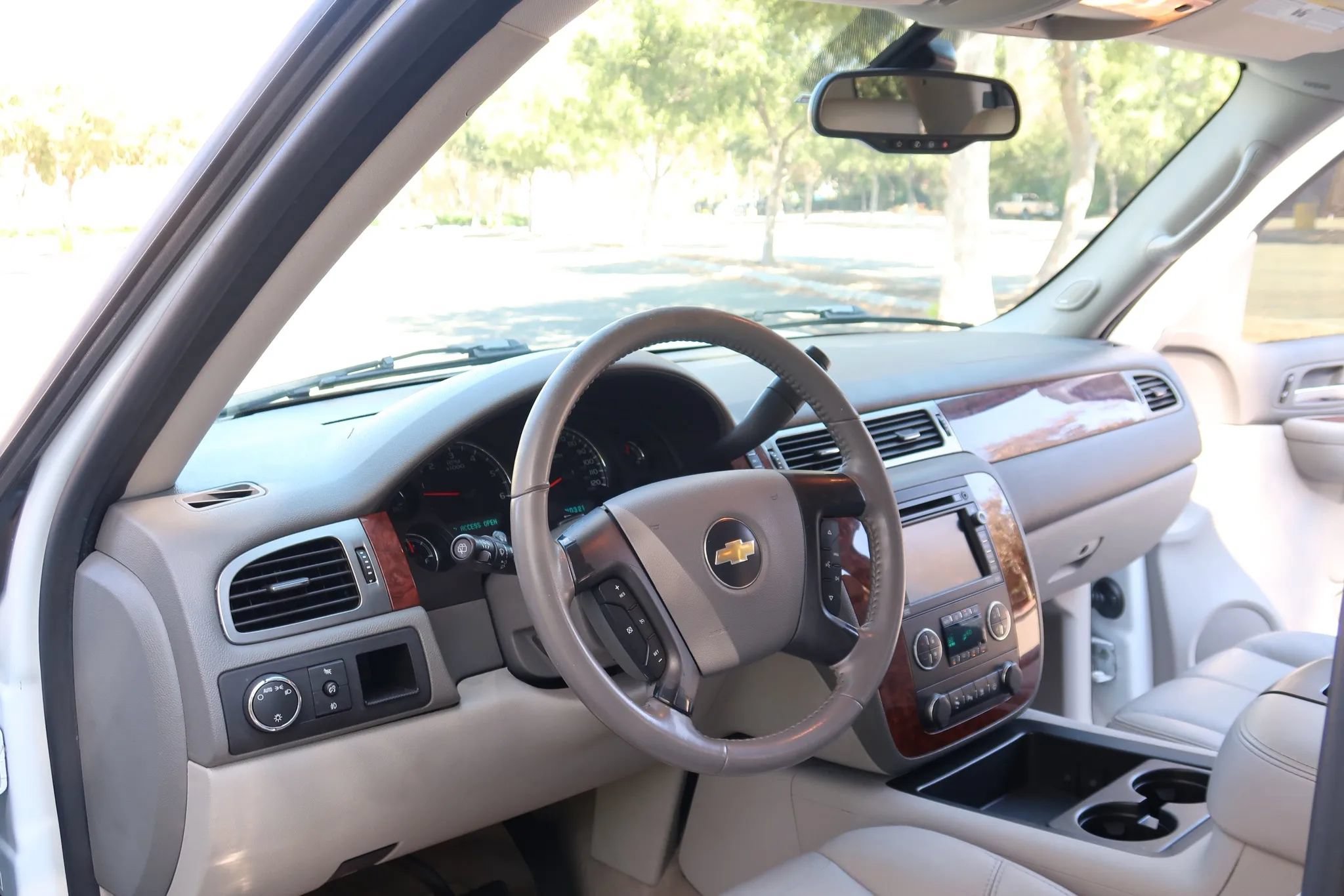 Used 2007 Chevrolet Suburban LTZ w/ LTZ Preferred Equipment Group RWD image 15