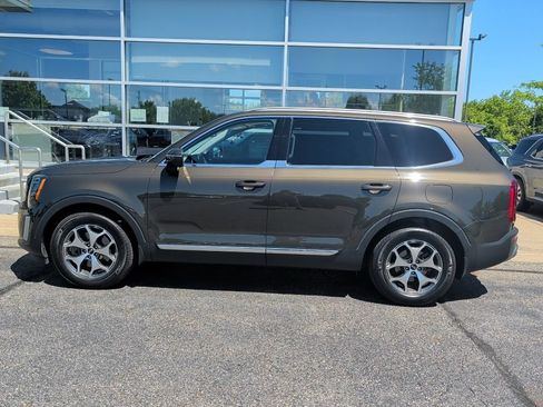 Used 2020 Kia Telluride EX AWD/4WD image 2