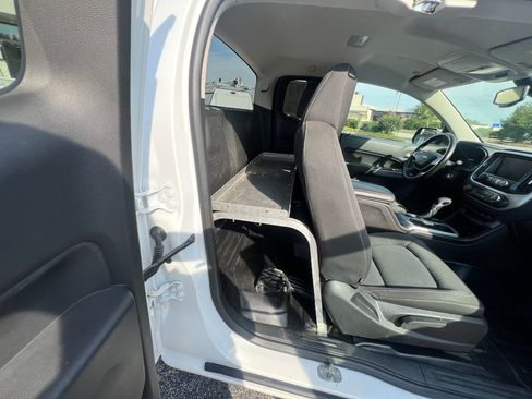 Used 2022 Chevrolet Colorado LT w/ Fleet Safety Package RWD image 17
