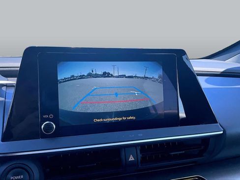 Certified 2025 Toyota Prius LE FWD image 26