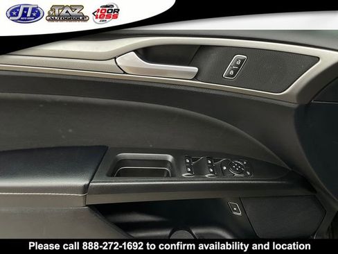 Used 2020 Ford Fusion SE image 17