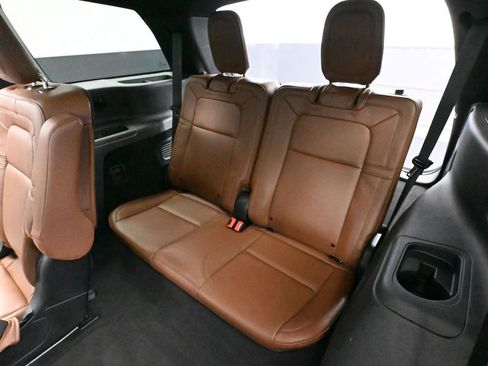 Used 2023 Lincoln Aviator Reserve image 43