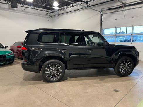 Used 2026 Lexus GX 550 w/ Cold Area Package image 2