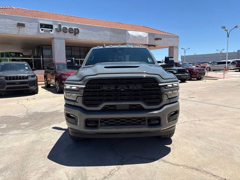 New 2026 RAM 2500 Laramie AWD/4WD image 2