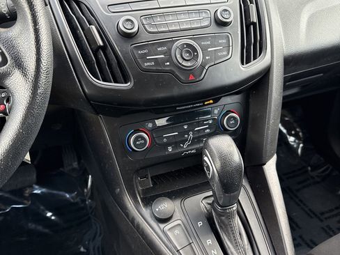 Used 2018 Ford Focus SE image 15