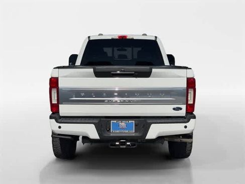 Used 2022 Ford F250 Platinum w/ FX4 Off-Road Package image 4