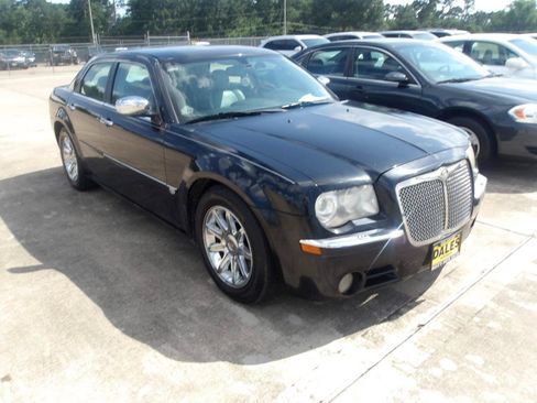 Used 2006 Chrysler 300 C w/ Protection Group II RWD image 3