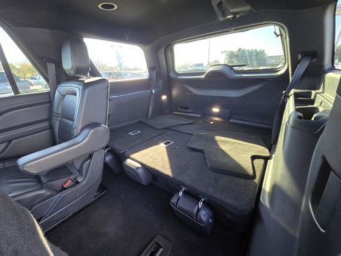 Used 2024 Lincoln Navigator Reserve image 11