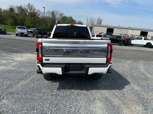 Used 2025 Ford F250 Platinum w/ Platinum Plus Package image 9